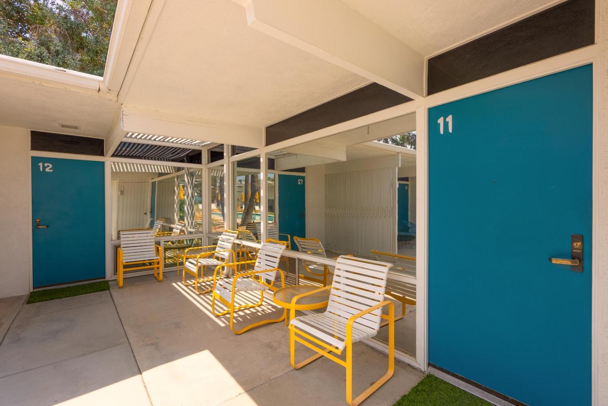Monkey Tree Hotel By Avantstay Stylish Hotel In Palm Springs W Pool Bagian luar foto