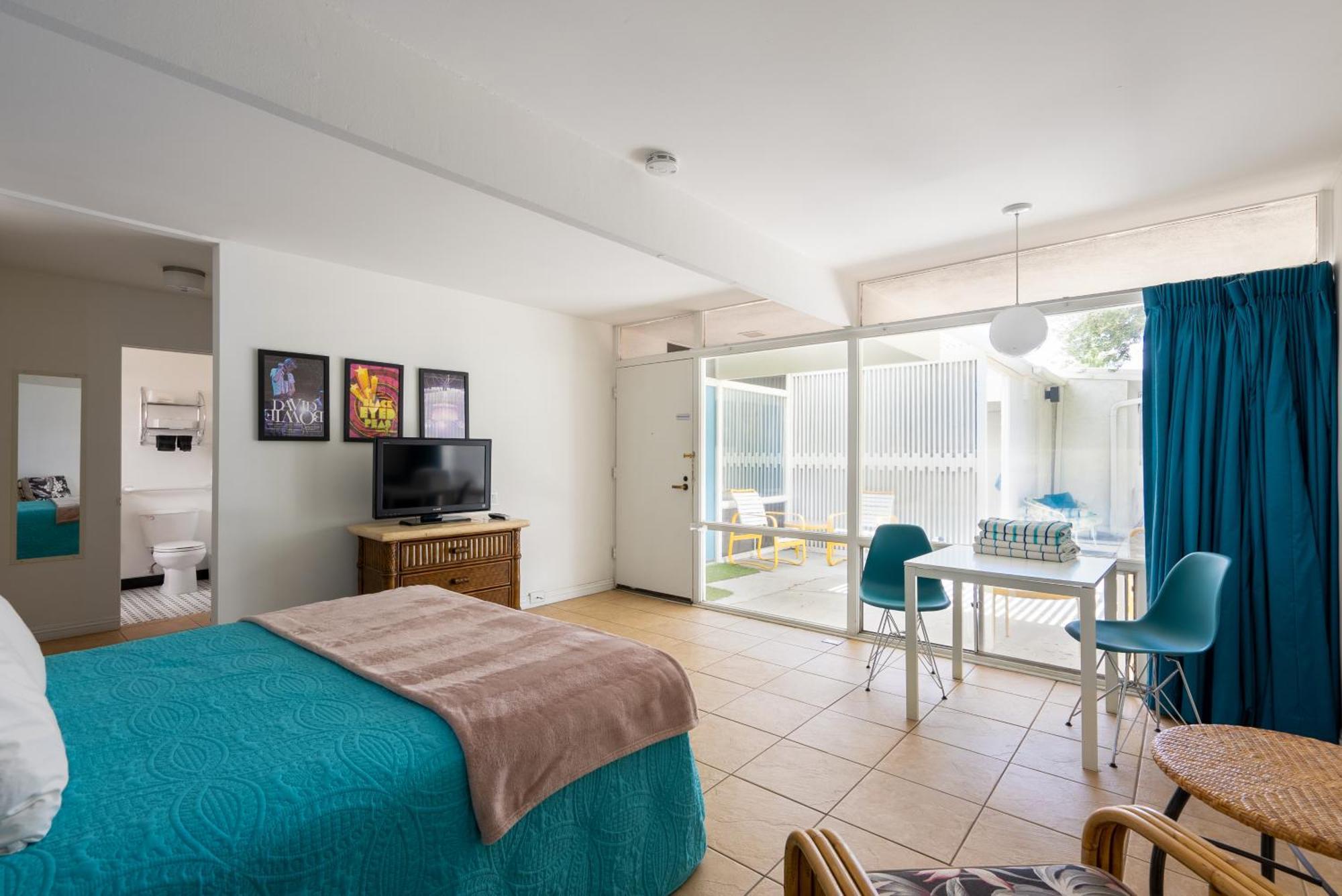 Monkey Tree Hotel By Avantstay Stylish Hotel In Palm Springs W Pool Bagian luar foto