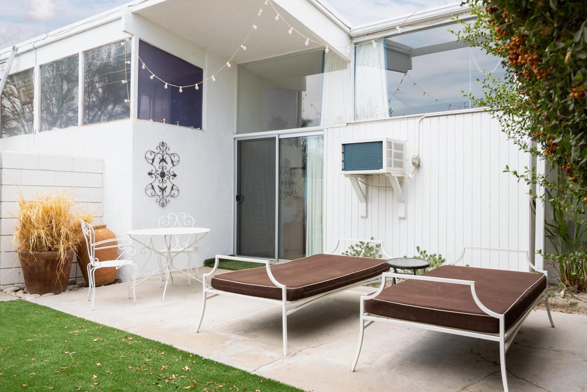 Monkey Tree Hotel By Avantstay Stylish Hotel In Palm Springs W Pool Bagian luar foto