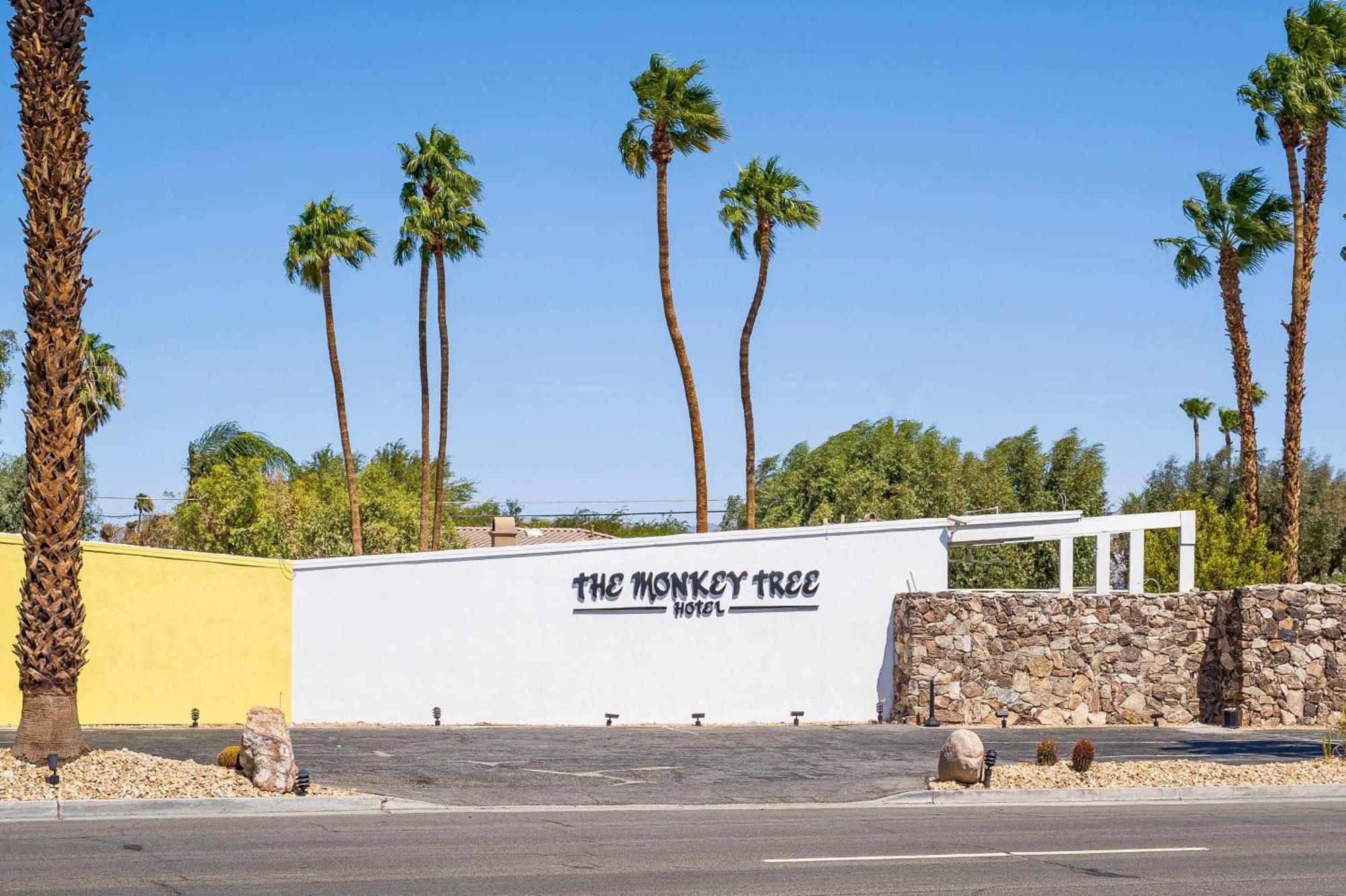 Monkey Tree Hotel By Avantstay Stylish Hotel In Palm Springs W Pool Bagian luar foto