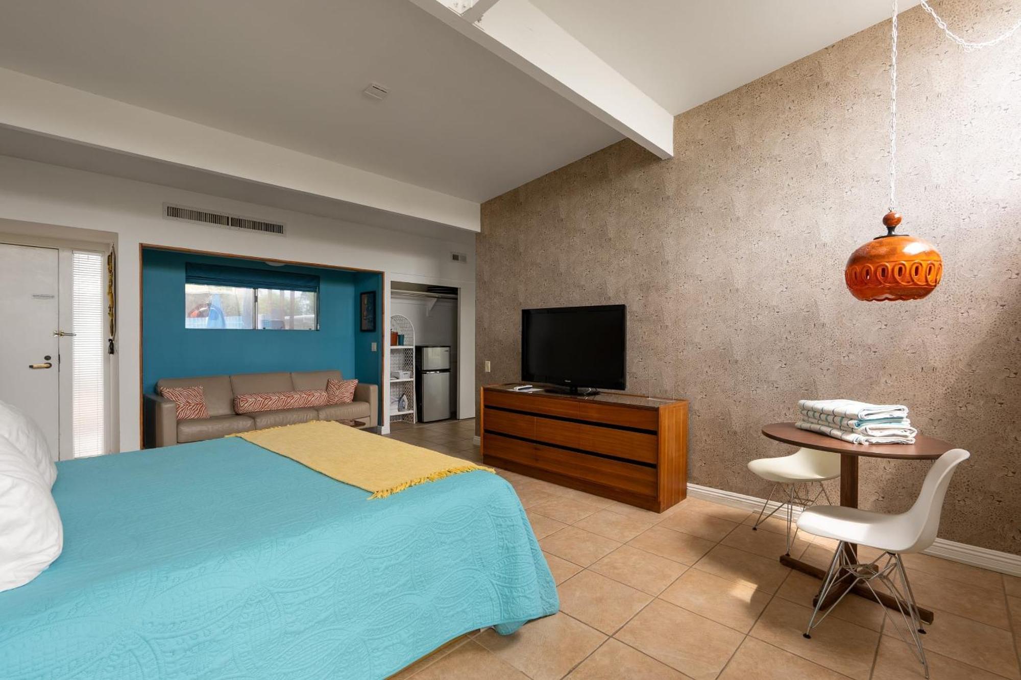 Monkey Tree Hotel By Avantstay Stylish Hotel In Palm Springs W Pool Bagian luar foto