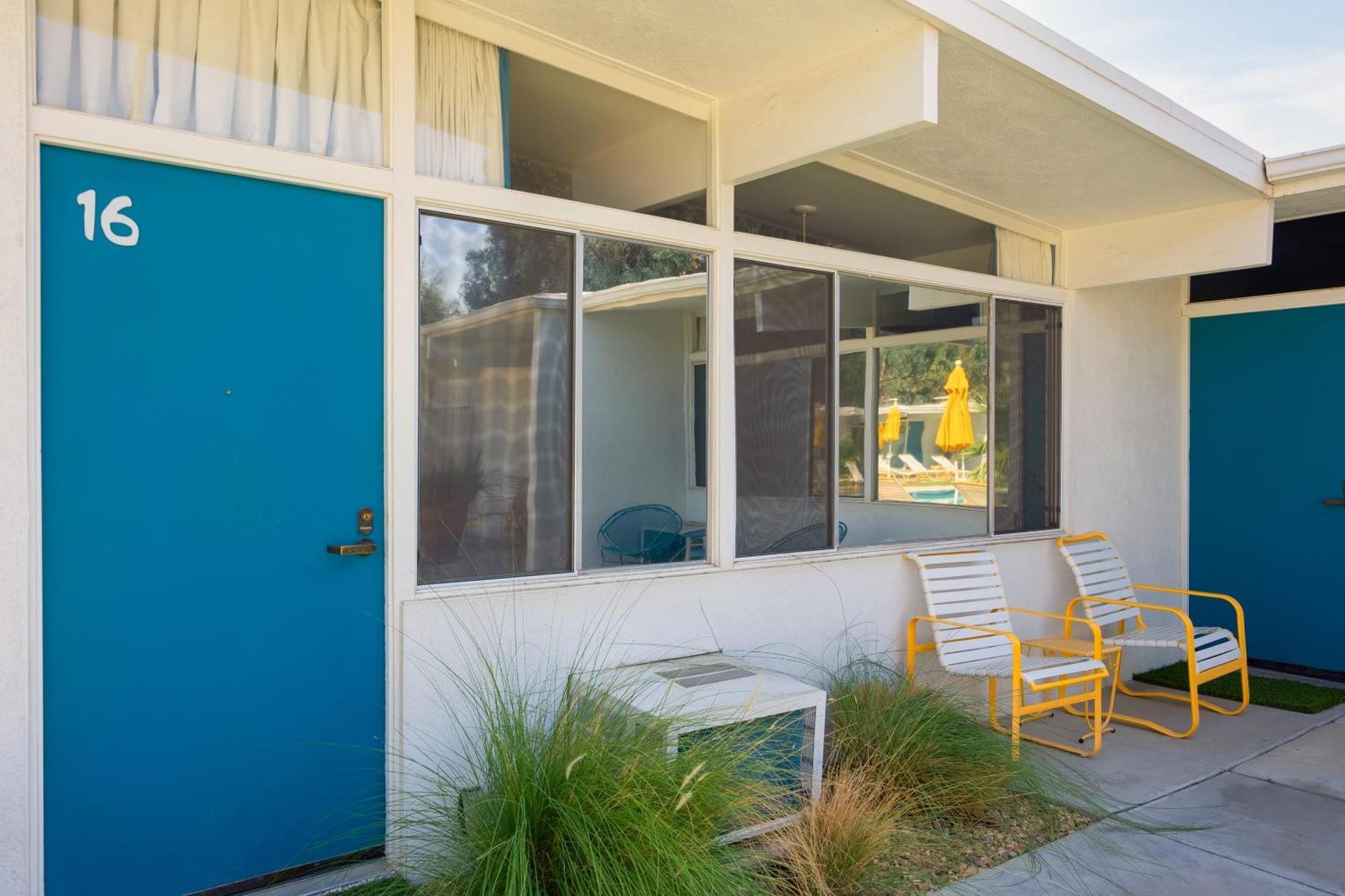 Monkey Tree Hotel By Avantstay Stylish Hotel In Palm Springs W Pool Bagian luar foto