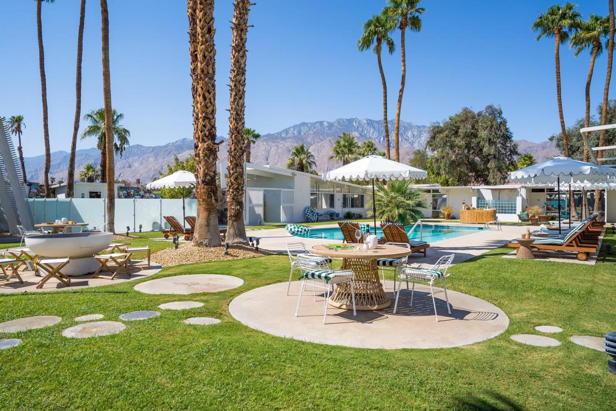 Monkey Tree Hotel By Avantstay Stylish Hotel In Palm Springs W Pool Bagian luar foto
